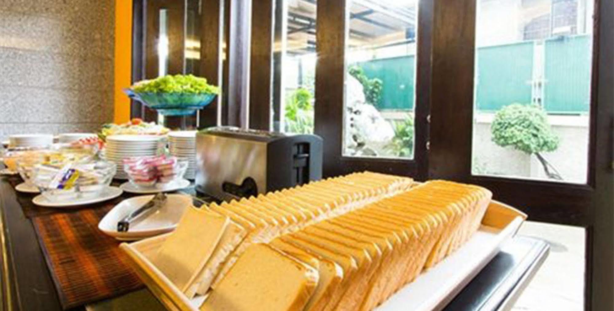 All Together Suite Hotel Banguecoque Exterior foto